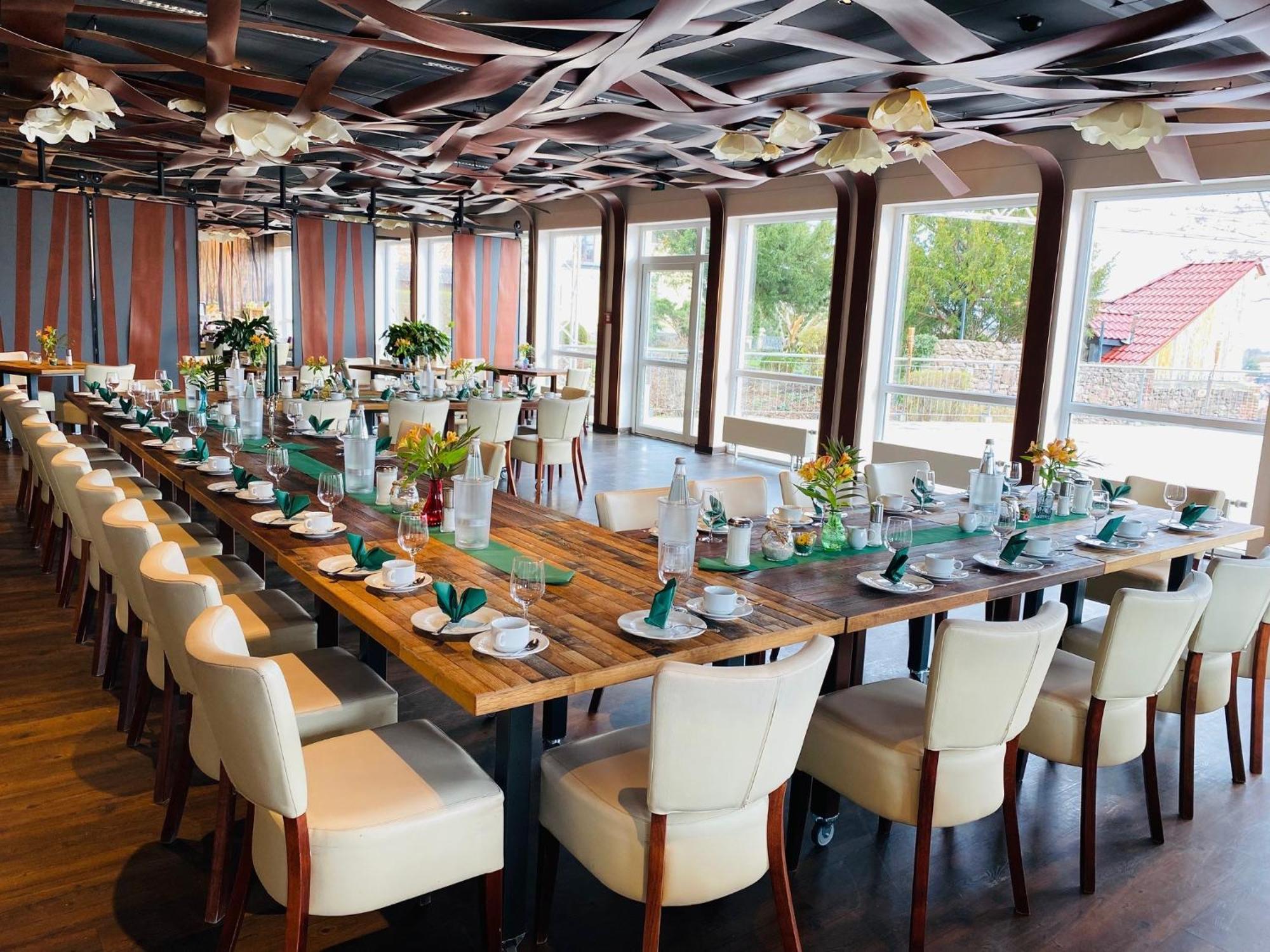 Bergwirtschaft Wilder Mann Hotel Und Restaurant Дрезден Екстериор снимка
