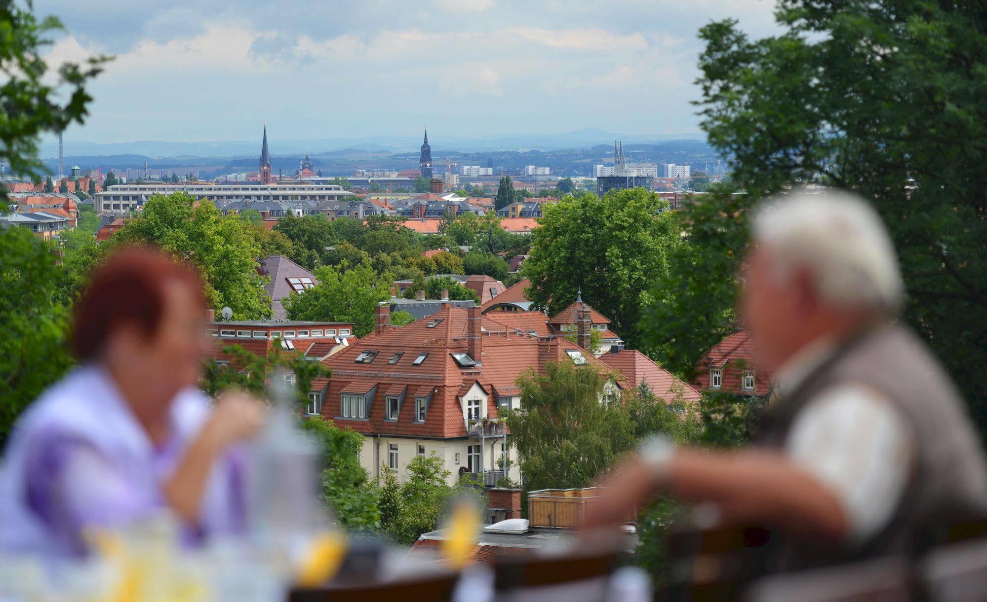 Bergwirtschaft Wilder Mann Hotel Und Restaurant Дрезден Екстериор снимка