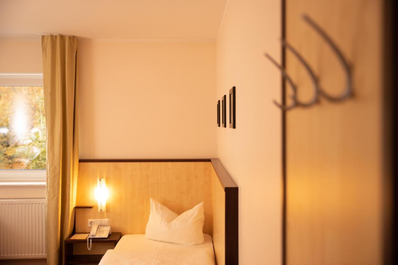 Bergwirtschaft Wilder Mann Hotel Und Restaurant Дрезден Екстериор снимка
