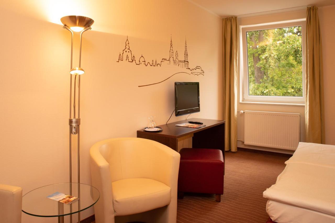 Bergwirtschaft Wilder Mann Hotel Und Restaurant Дрезден Екстериор снимка