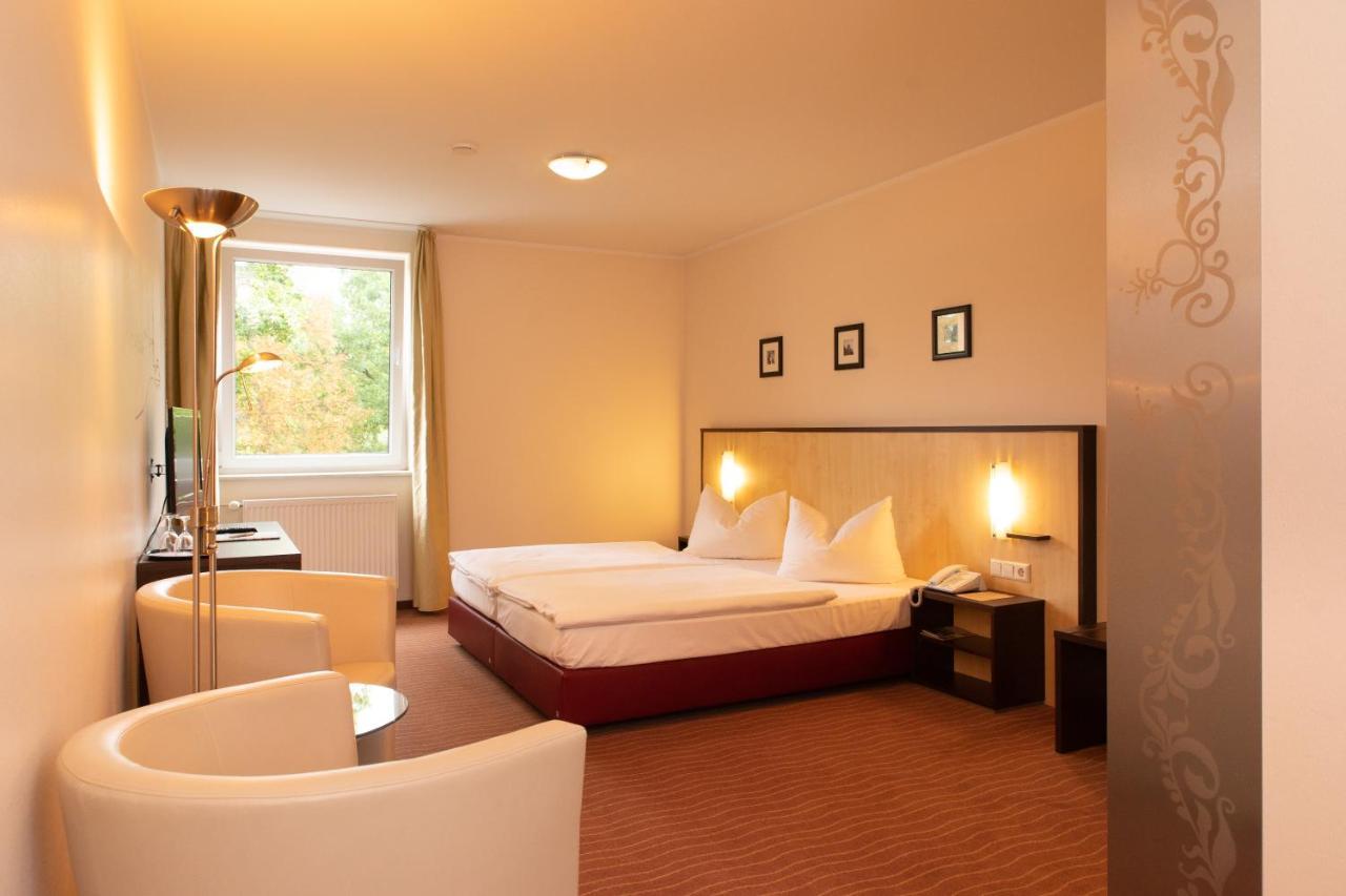 Bergwirtschaft Wilder Mann Hotel Und Restaurant Дрезден Екстериор снимка
